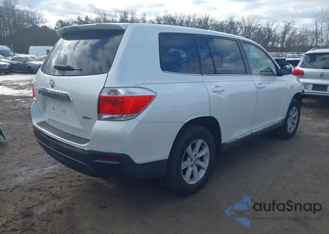 2013 Toyota Highlander Base V6 z USA, uszkodzony, nr VIN 5TDBK3EH3DS213661